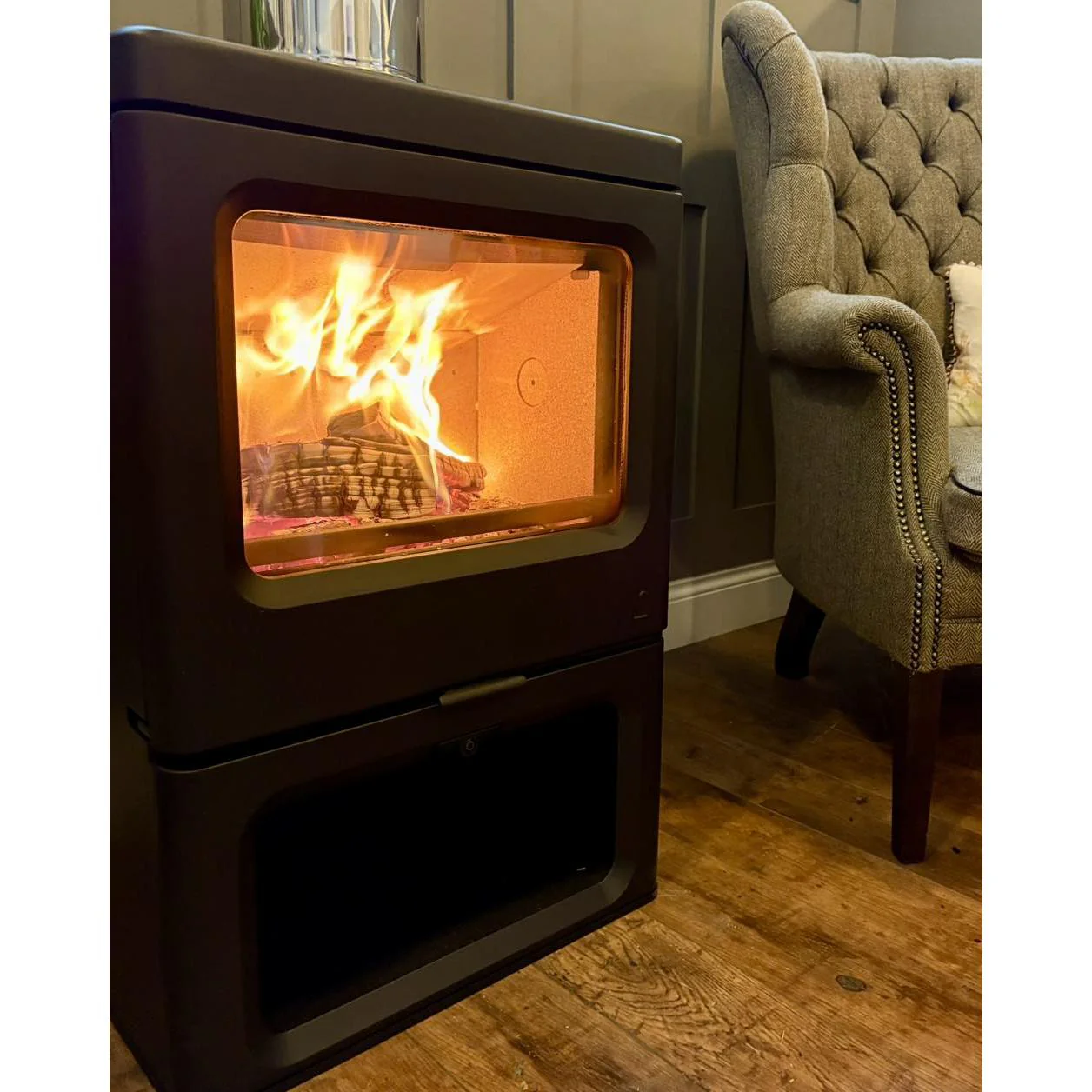 Charnwood Skye E700 INTELLIGENT Freestanding Wood Fireplace - Image 4